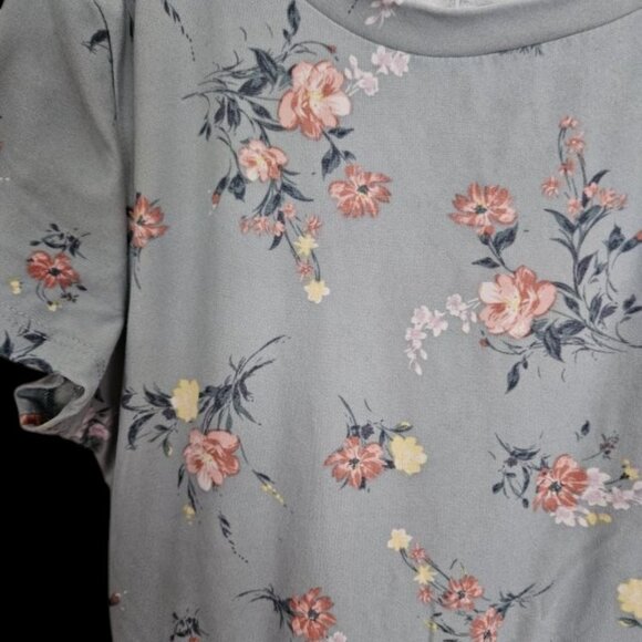 * SWEET TEA’S Blue Green Floral Print Peplum Short Sleeved Top Ladies SMALL - Picture 2 of 3